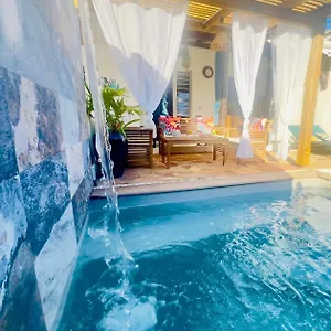  Appartement Zandoli Piscine, Vue Mer, Paisible, Jardin